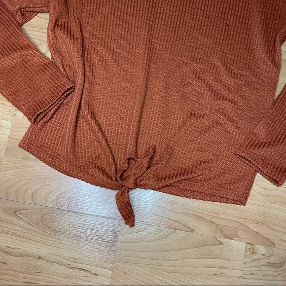 Caution to the Wind Women’s Burnt Orange Waffle Knit Front Tie Sweater Small - Picture 3 of 6